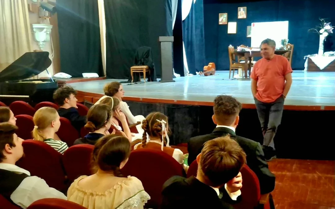 ВІД СТУДЕНТСЬКОЇ СЦЕНИ ДО ПРОФЕСІЙНОГО ТЕАТРУ: ТВОРЧА ЕСТАФЕТА ПОКОЛІНЬ