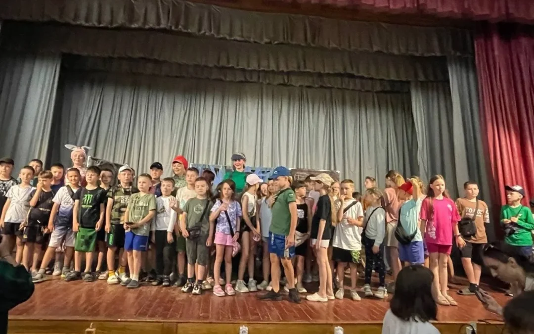 Літо з театром: «Качка» завітала до дитячих оздоровиць Закарпаття